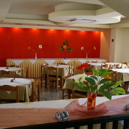 Ermioni Hotel Paralia Kourna